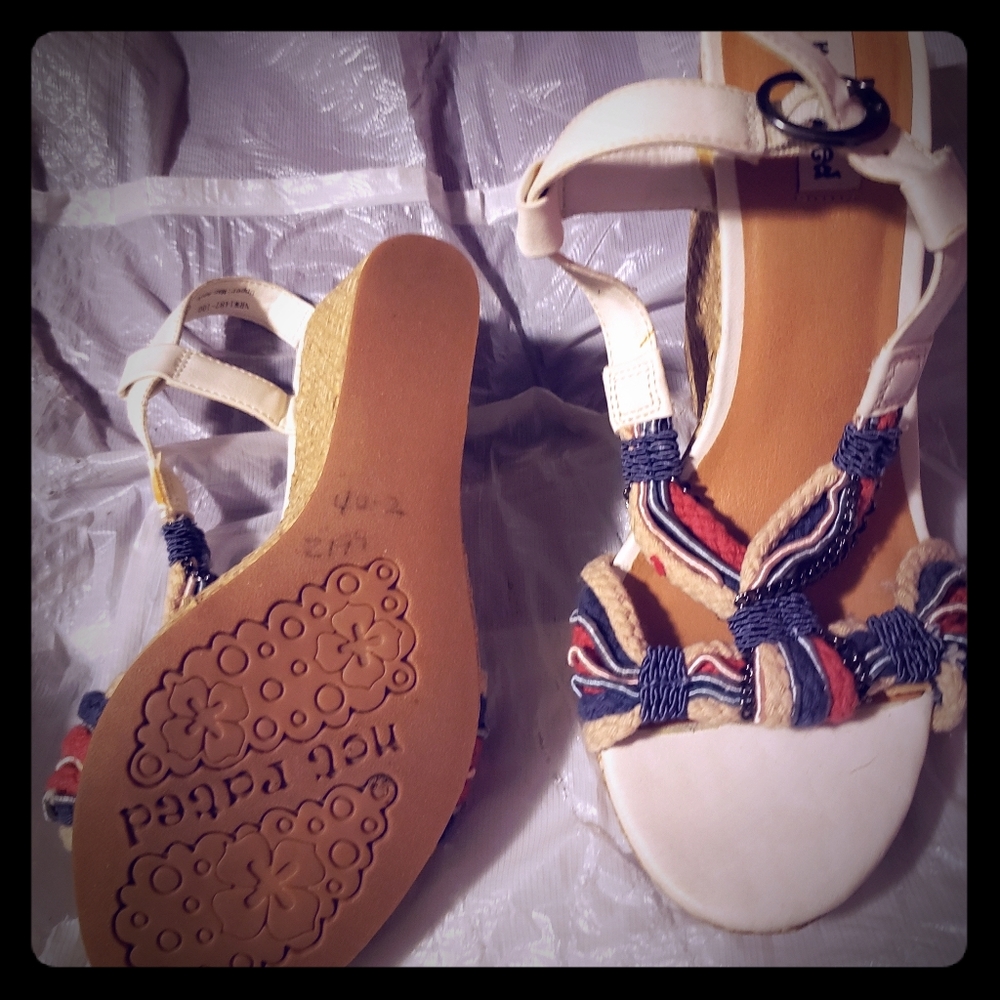 Cute wedges only worn 1 time